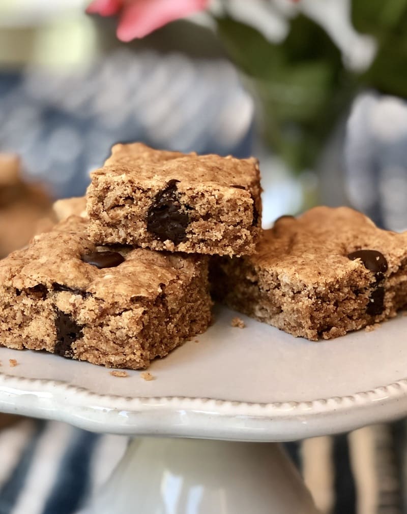 almond butter choc chip bars